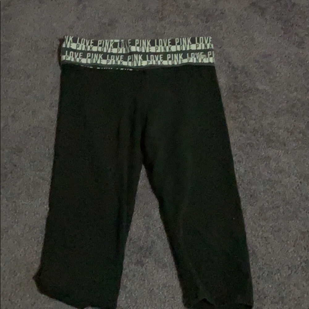 Capri leggings-no rips or tears